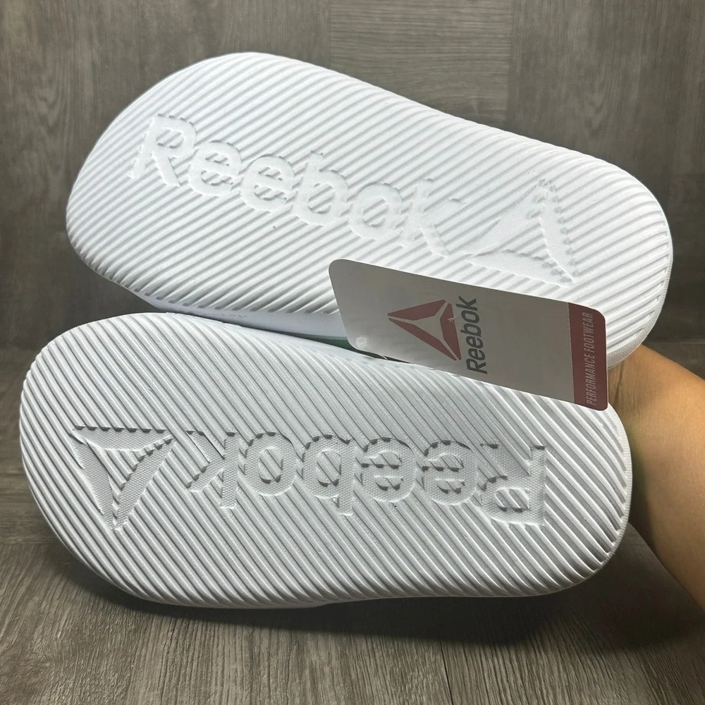 Reebok these delta